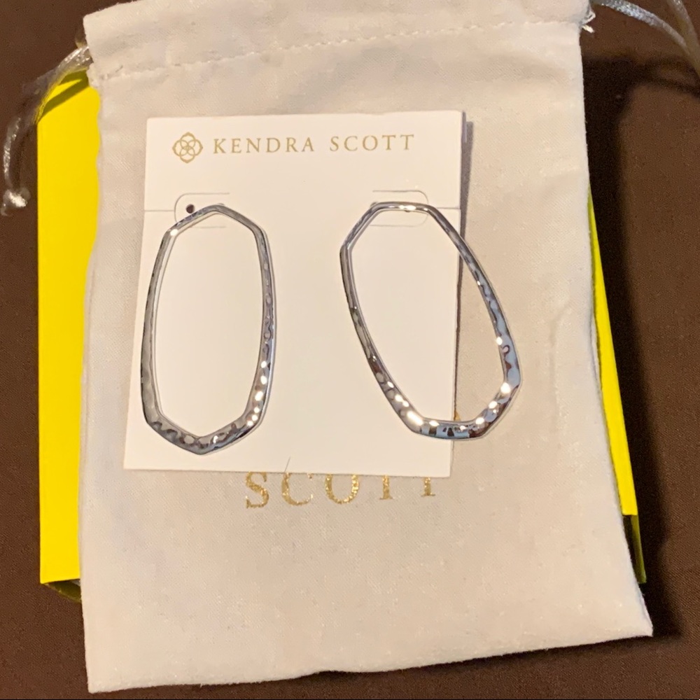 Kendra Scott Zorte hoop earrings in silver